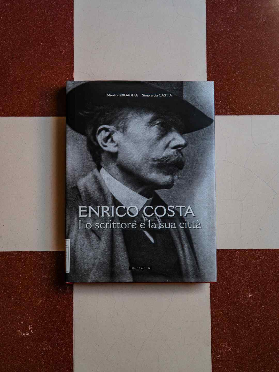 Volume storico su Enrico Costa presso l'Archivio Storico Comunale nel Palazzo dell'Insinuazione a Sassari