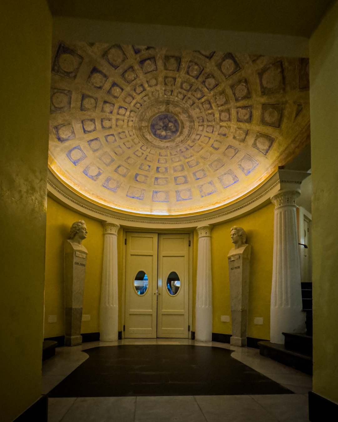 ingresso teatro civico palazzo citta sassari