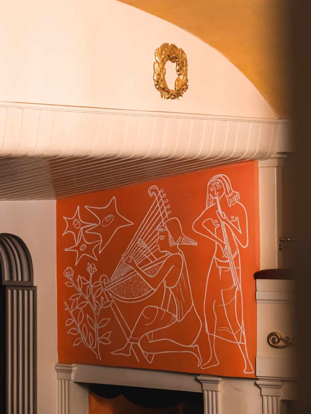 Architettura neoclassica dentro Palazzo di Città a Sassari
