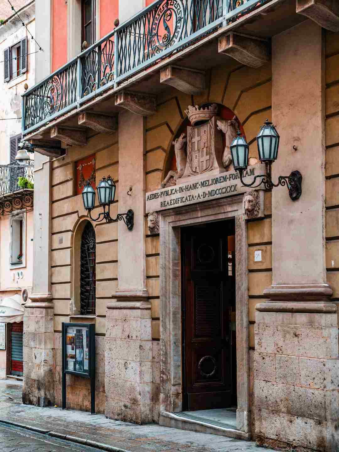 Ingresso a Palazzo di Città a Sassari